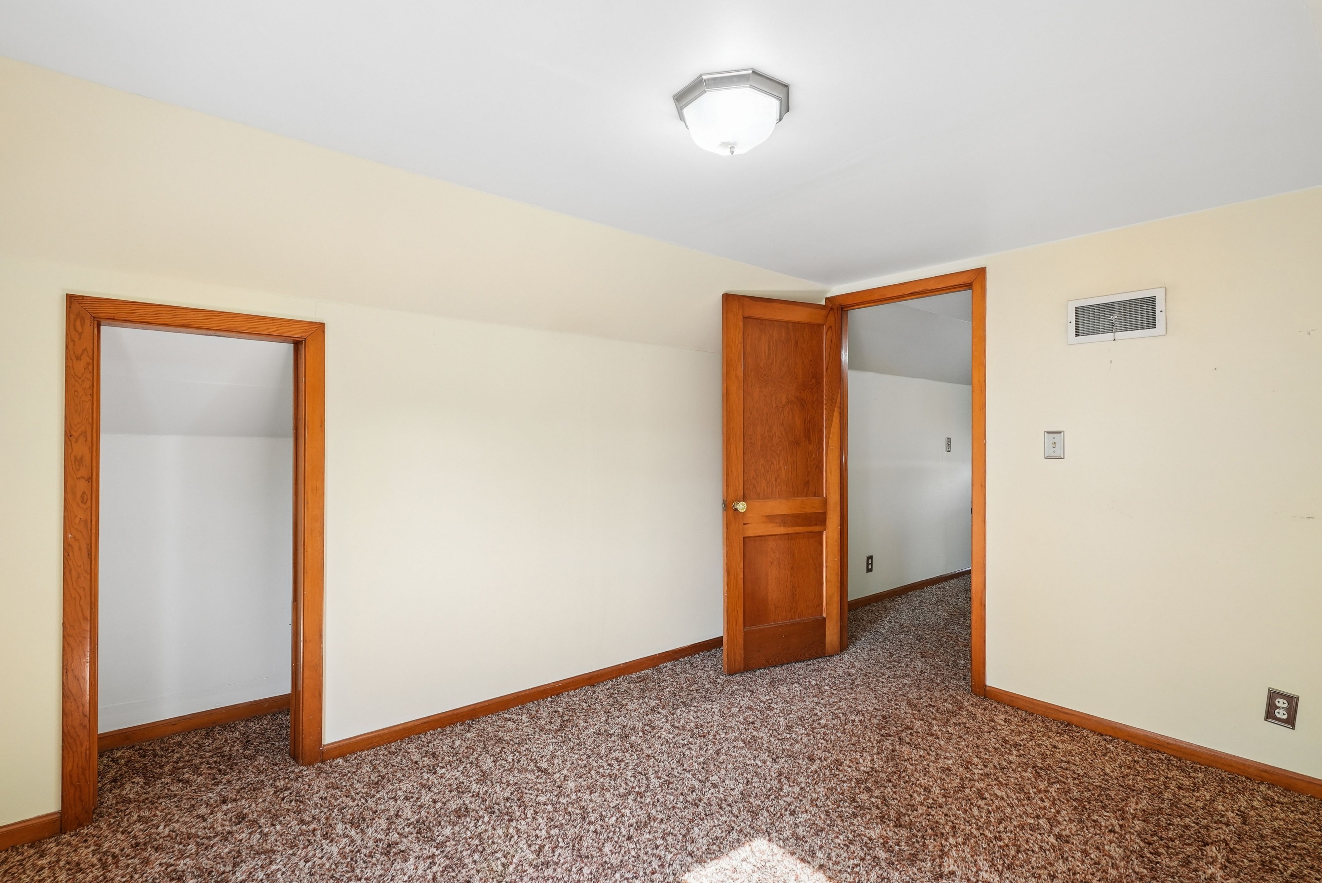 Listing Photo: 19-181 28481_Grand_Ave